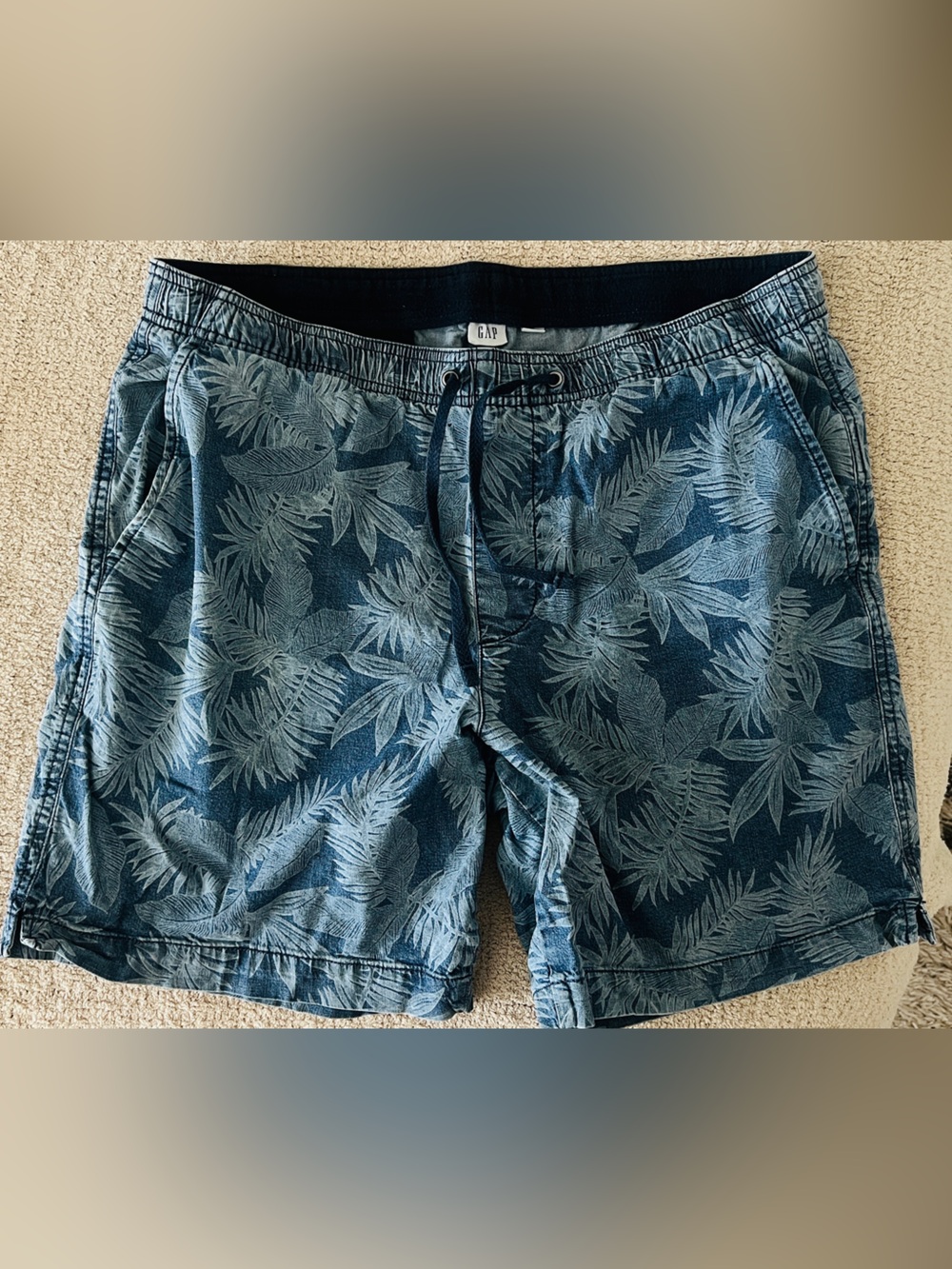 GAP Men's Blue Tropical Print Hybrid Shorts